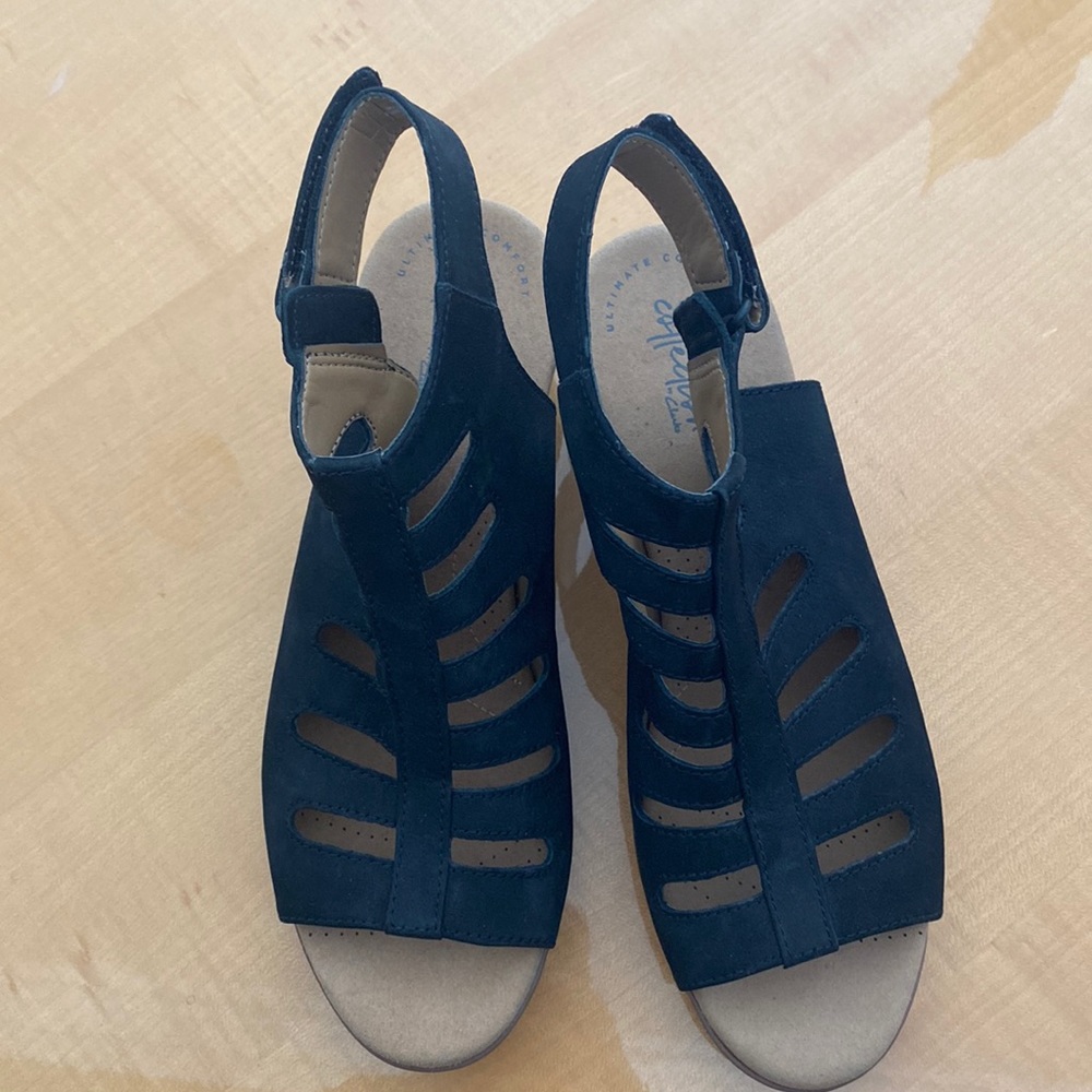 CLARKS Heal sandal with ankle strap